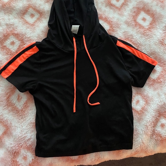 cropped top/hoodie - Picture 1 of 1